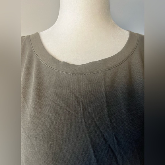 NWOT Vince Camuto Double Layered Top in Pristine Condition! - Picture 3 of 9